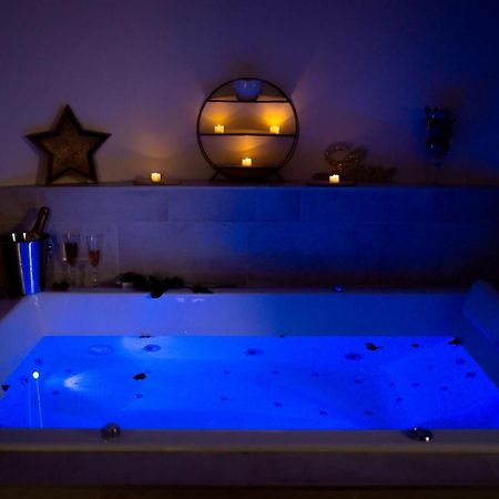 Le Mas Aux Amoureux , Suite Romantique Et Spa Le Barcarès Εξωτερικό φωτογραφία