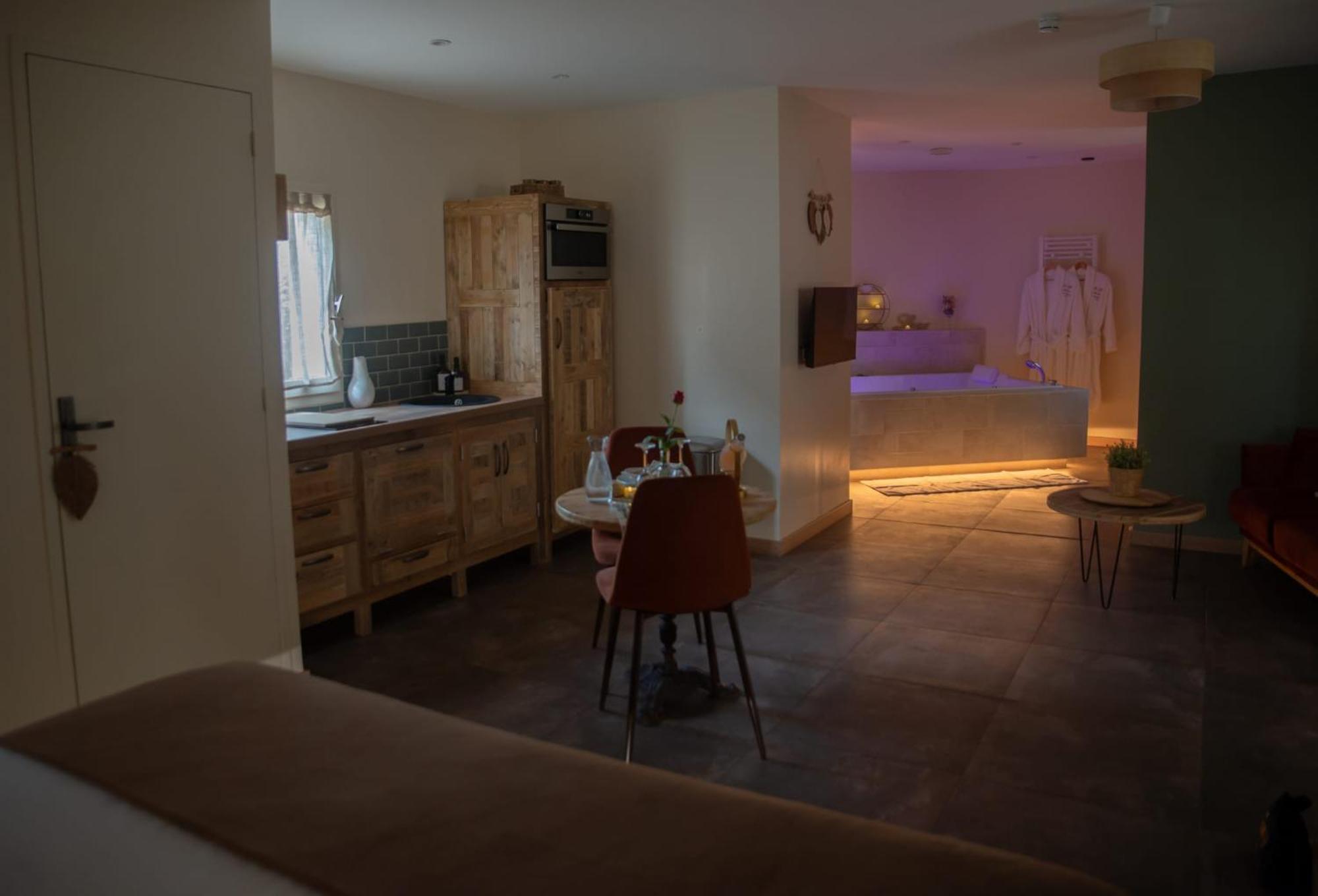 Le Mas Aux Amoureux , Suite Romantique Et Spa Le Barcarès Εξωτερικό φωτογραφία