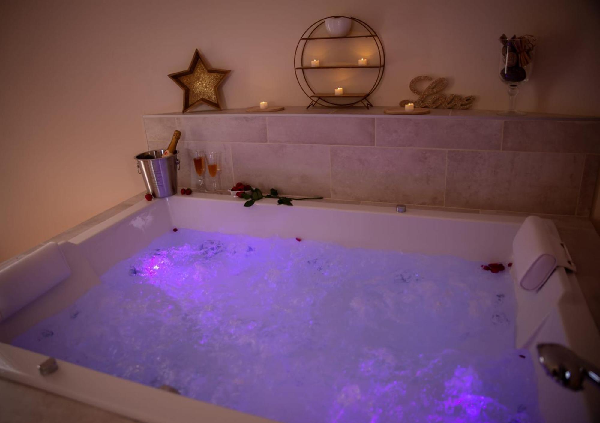 Le Mas Aux Amoureux , Suite Romantique Et Spa Le Barcarès Εξωτερικό φωτογραφία