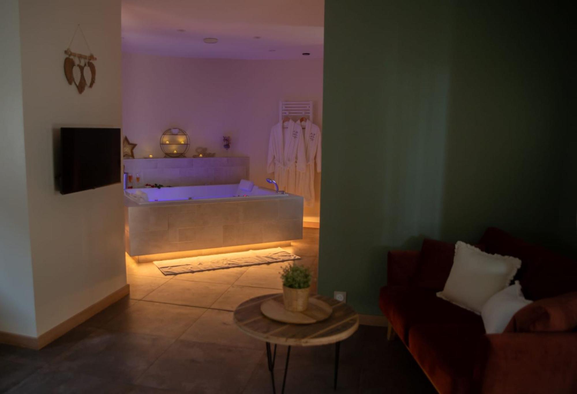 Le Mas Aux Amoureux , Suite Romantique Et Spa Le Barcarès Εξωτερικό φωτογραφία