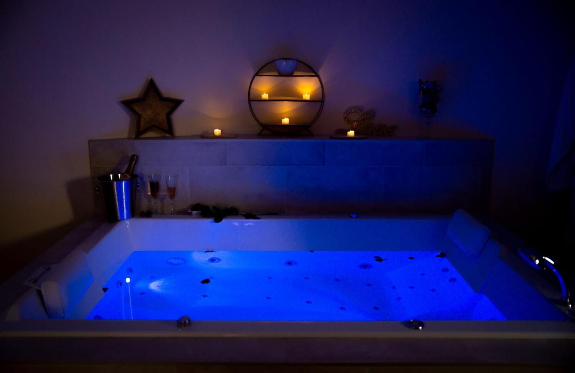 Le Mas Aux Amoureux , Suite Romantique Et Spa Le Barcarès Εξωτερικό φωτογραφία