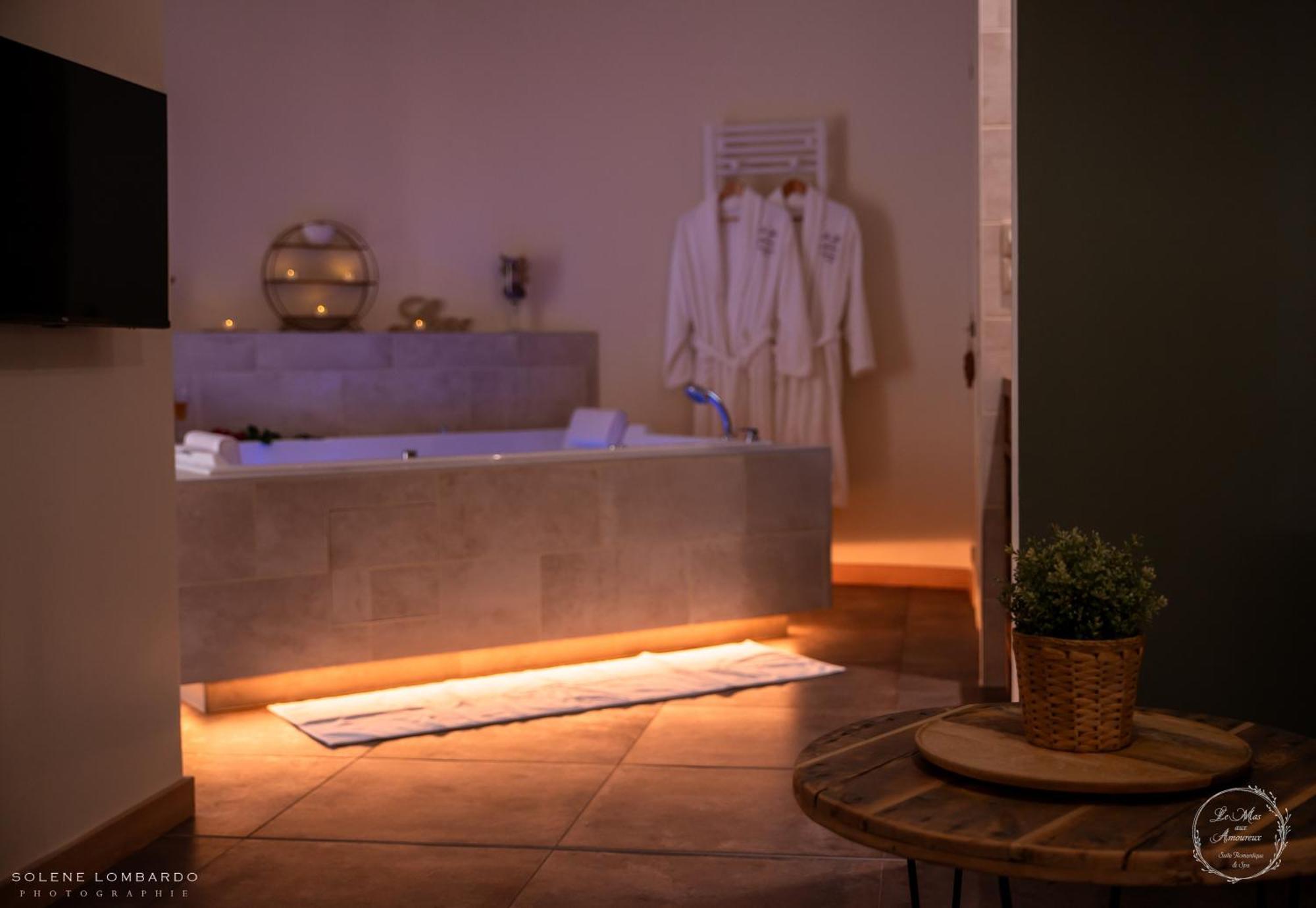 Le Mas Aux Amoureux , Suite Romantique Et Spa Le Barcarès Εξωτερικό φωτογραφία